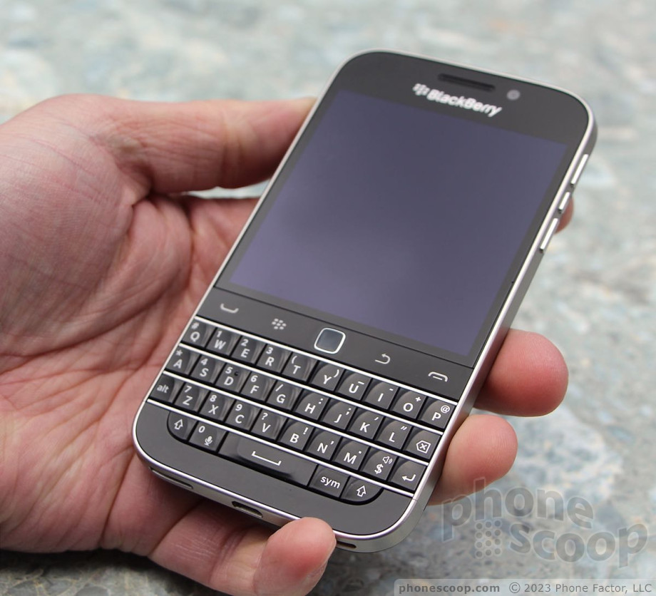 HandsOn BlackBerry Classic (Phone Scoop)