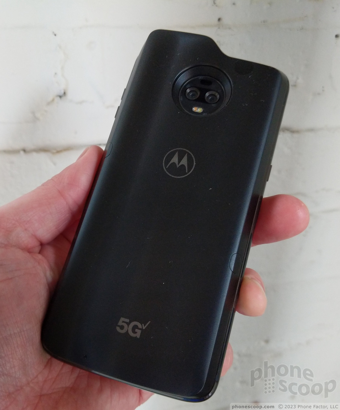 Motorola's 5G Moto Mod Explained (Phone Scoop)